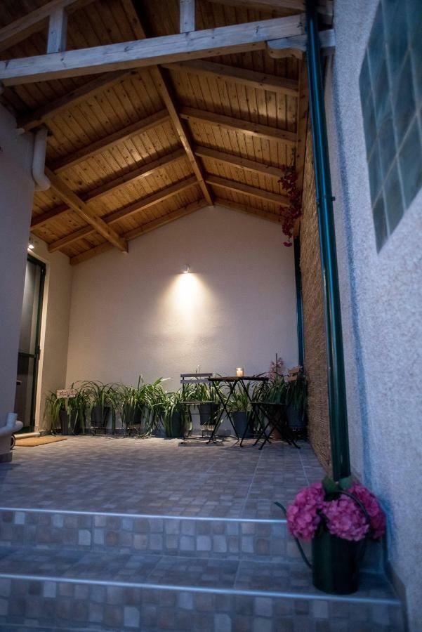 Oikia Eleanthi - Beachfront Garden Home! Митикас Экстерьер фото